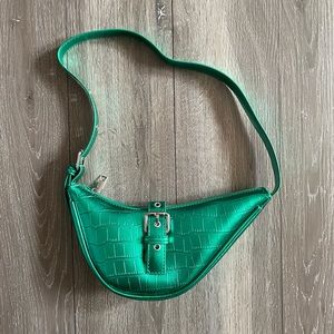 COPY - CRESENT METALLIC SADDLE BAG 2023